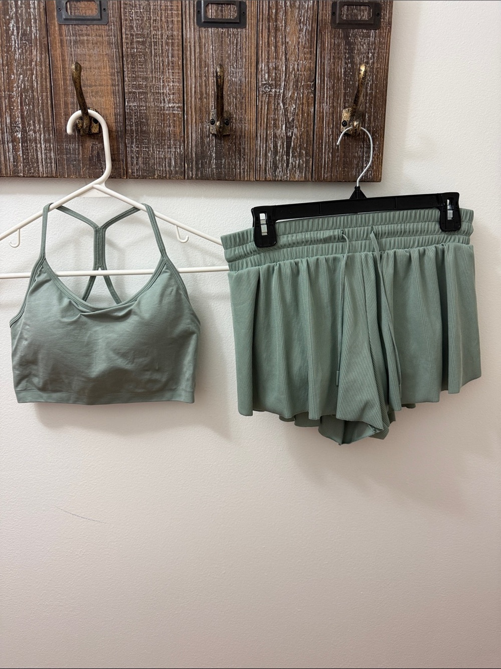Yogalicious Rosaline Seamless Bra and short set in Light Sage